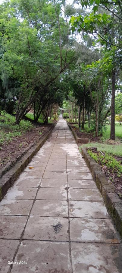 Esikar Gardens Hotel Narok Exteriör bild