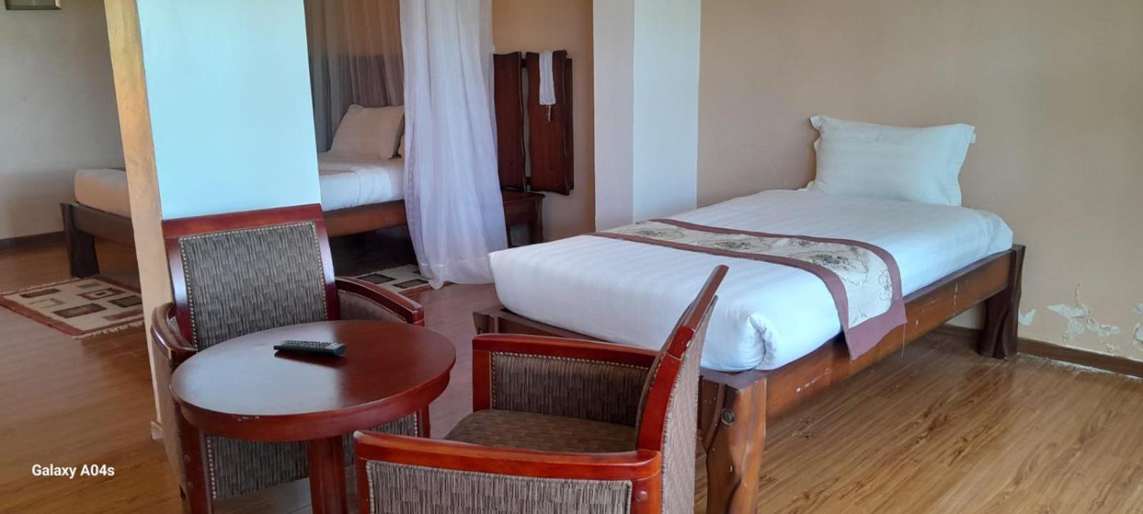 Esikar Gardens Hotel Narok Exteriör bild