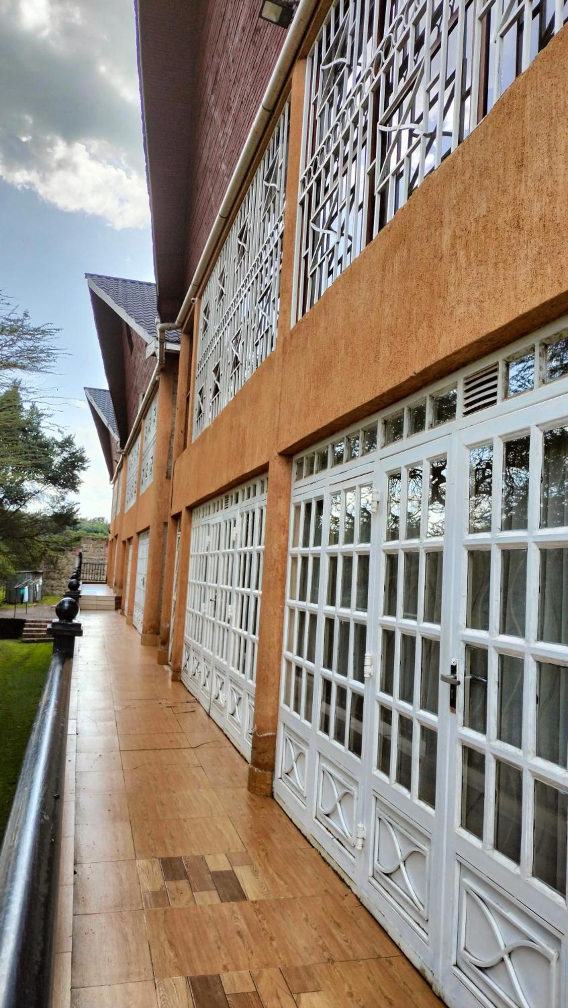 Esikar Gardens Hotel Narok Exteriör bild