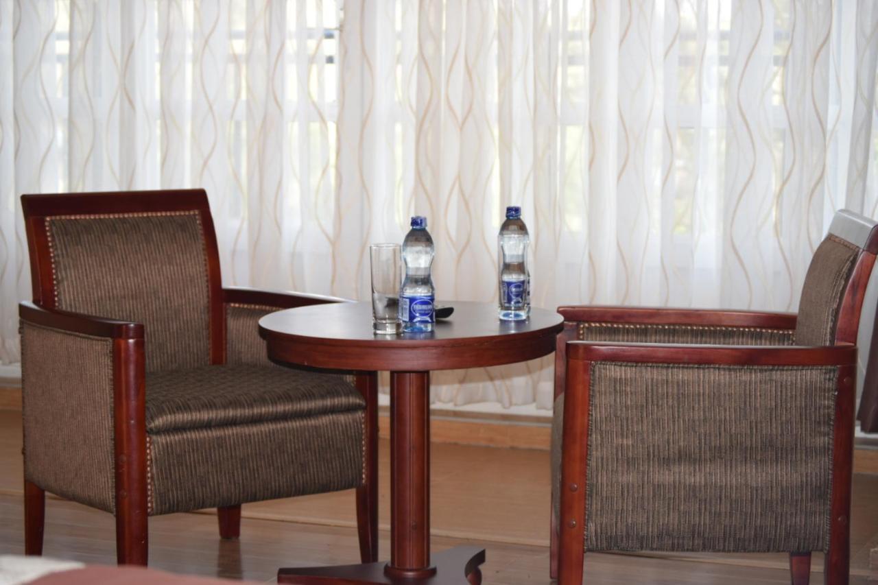 Esikar Gardens Hotel Narok Exteriör bild
