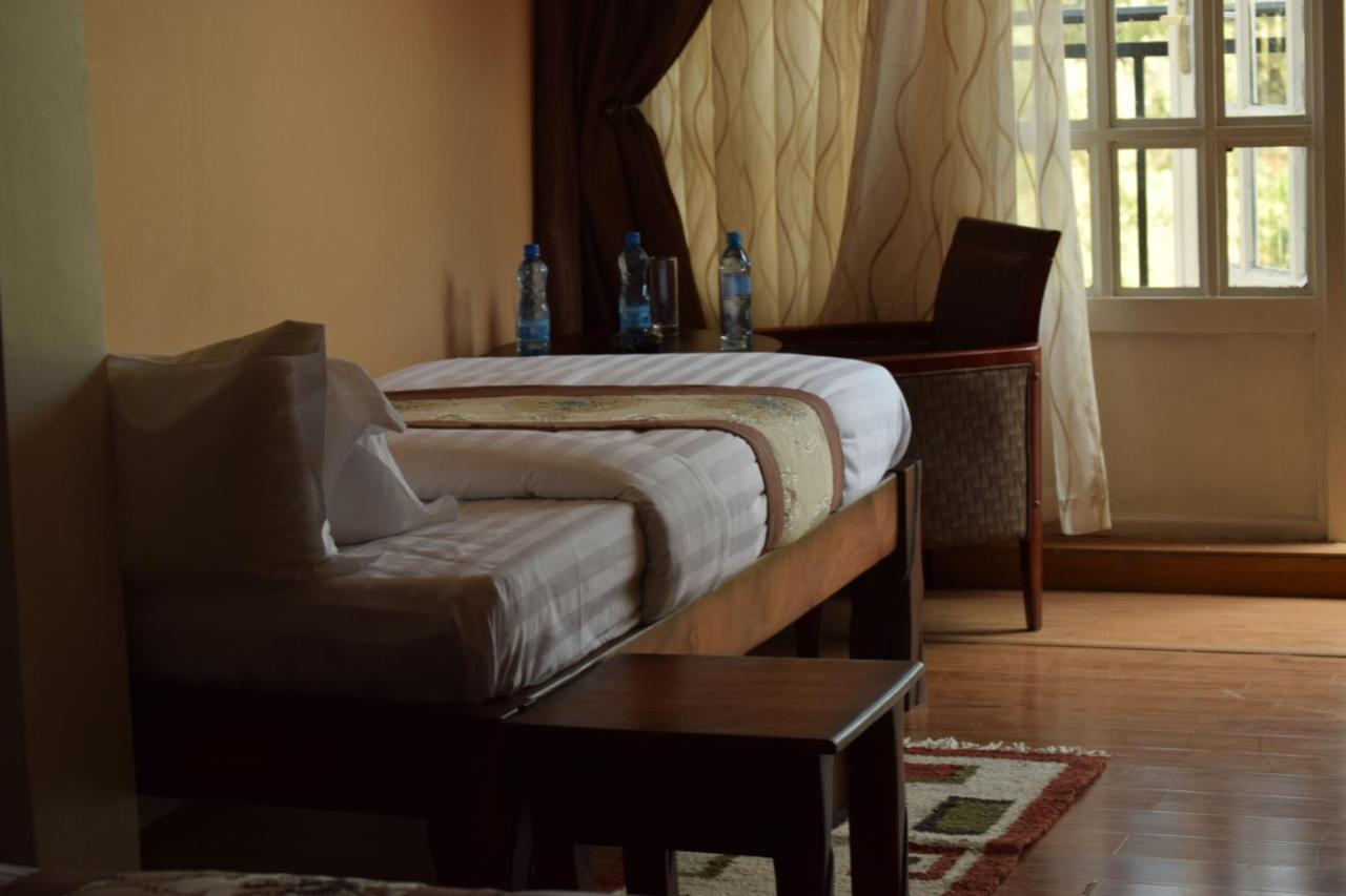 Esikar Gardens Hotel Narok Exteriör bild