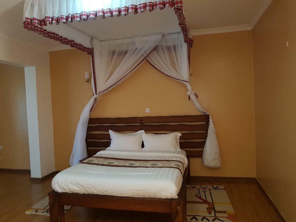 Esikar Gardens Hotel Narok Exteriör bild